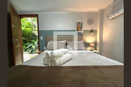 Suíte 1 de casa para alugar com 2 quartos, 80m² em Sambaqui, Florianópolis