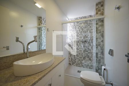 Banheiro da Suíte de apartamento para alugar com 2 quartos, 69m² em Trindade, Florianópolis