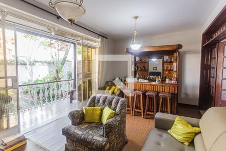 Sala de casa à venda com 6 quartos, 640m² em Santa Efigênia, Belo Horizonte