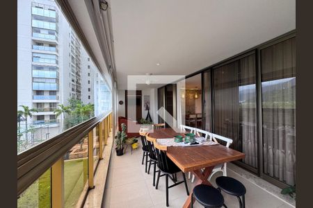 Varanda de apartamento para alugar com 3 quartos, 169m² em Barra da Tijuca, Rio de Janeiro