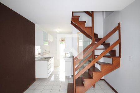 Sala de casa de condomínio à venda com 2 quartos, 75m² em Morro Santana, Porto Alegre