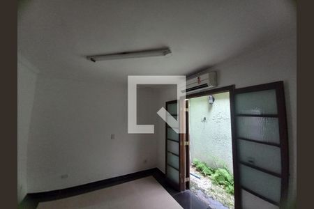 Casa à venda com 2 quartos, 230m² em Chácara Agrindus, Taboão da Serra