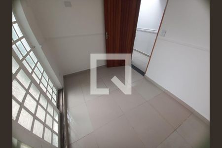 Casa à venda com 2 quartos, 230m² em Chácara Agrindus, Taboão da Serra