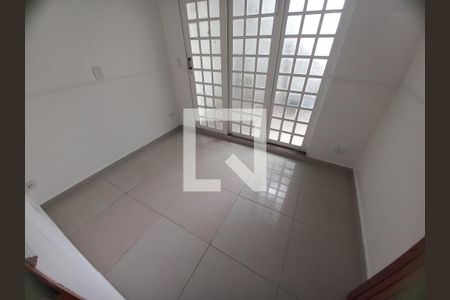 Casa à venda com 2 quartos, 230m² em Chácara Agrindus, Taboão da Serra