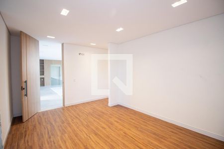 Closet da suíte de casa de condomínio para alugar com 3 quartos, 650m² em Estância Silveira, Contagem