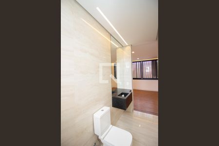 Banheiro da Suíte 2 de casa de condomínio à venda com 3 quartos, 650m² em Estância Silveira, Contagem