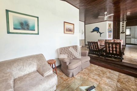 Sala de casa para alugar com 4 quartos, 320m² em Jardim Virginia, Guarujá