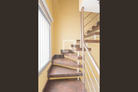 Escada de apartamento para alugar com 2 quartos, 115m² em Jardim Nova Europa, Campinas