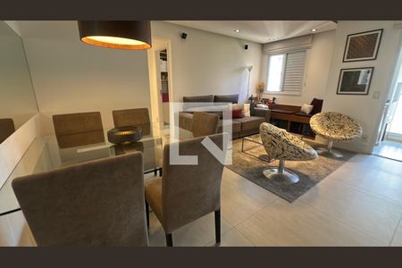 Sala de apartamento à venda com 2 quartos, 74m² em Jardim Tupanci, Barueri