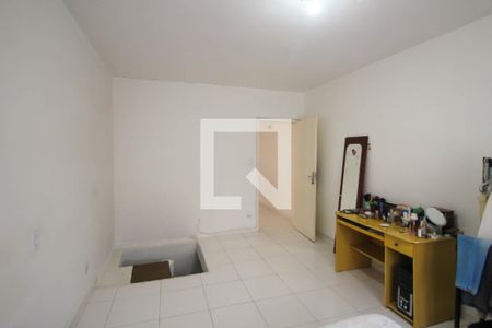 Quarto 1 de casa para alugar com 2 quartos, 120m² em Vila Ema, São Paulo