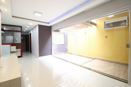 Sala de apartamento para alugar com 2 quartos, 80m² em Santa Mônica, Uberlândia