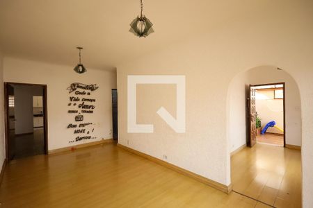 Sala de estar de casa à venda com 2 quartos, 100m² em Jardim Consorcio, São Paulo