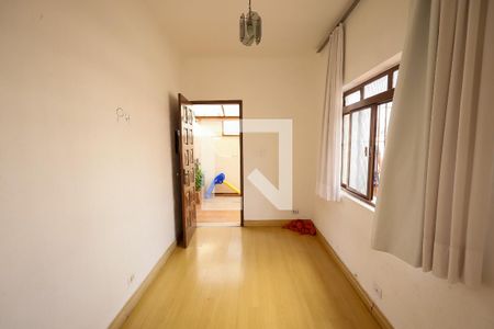 Sala de estar de casa à venda com 2 quartos, 100m² em Jardim Consorcio, São Paulo
