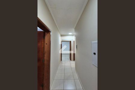 Corredor  de casa à venda com 3 quartos, 245m² em Jardim Anton Von Zuben, Campinas