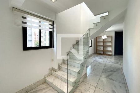 Escadas de apartamento para alugar com 4 quartos, 268m² em Sion, Belo Horizonte