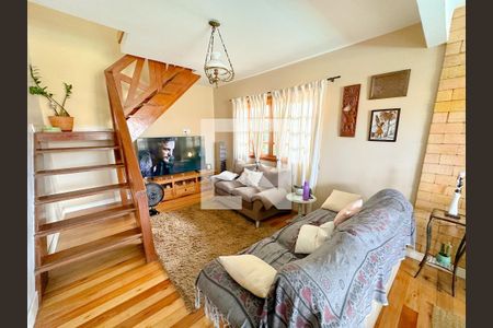 Sala de TV de casa para alugar com 3 quartos, 150m² em São João do Rio Vermelho, Florianópolis