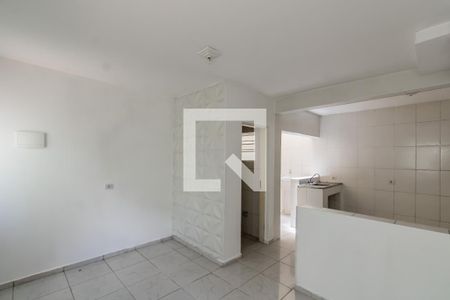 Sala de casa para alugar com 2 quartos, 80m² em Vila Rio Branco, São Paulo