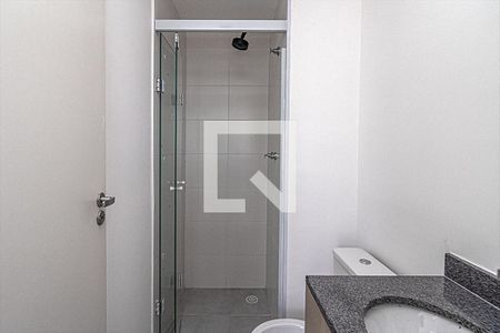 banheiro social_2 de apartamento para alugar com 2 quartos, 38m² em Vila Vermelha, São Paulo