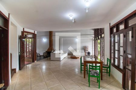 Sala de casa à venda com 4 quartos, 1100m² em Vila Progresso, Niterói