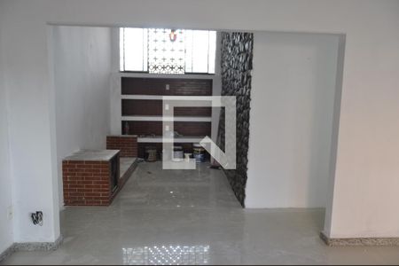 Casa à venda com 3 quartos, 500m² em Encantado, Rio de Janeiro