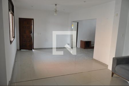 Casa à venda com 3 quartos, 500m² em Encantado, Rio de Janeiro