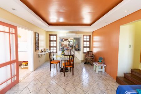 Sala de casa à venda com 3 quartos, 260m² em Teresópolis, Porto Alegre