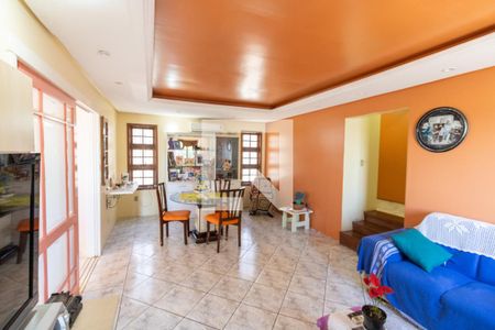 Sala de casa à venda com 3 quartos, 260m² em Teresópolis, Porto Alegre