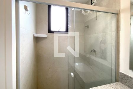 Banheiro da Suíte 1 de apartamento para alugar com 2 quartos, 63m² em Serra, Belo Horizonte