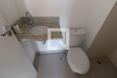 Banheiro de kitnet/studio para alugar com 1 quarto, 26m² em Vila Nilo, São Paulo