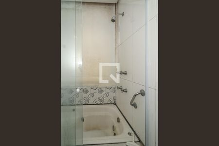 Banheiro da Suíte de apartamento para alugar com 2 quartos, 95m² em Petrópolis, Porto Alegre