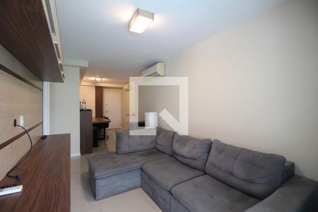 Sala de apartamento para alugar com 2 quartos, 82m² em Barra da Tijuca, Rio de Janeiro