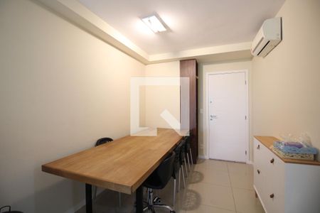 Sala de apartamento para alugar com 2 quartos, 82m² em Barra da Tijuca, Rio de Janeiro