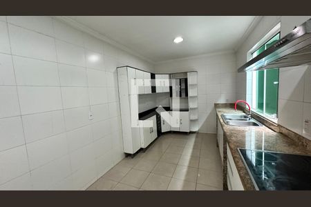 Cozinha de casa de condomínio para alugar com 3 quartos, 300m² em Vargem Pequena, Rio de Janeiro