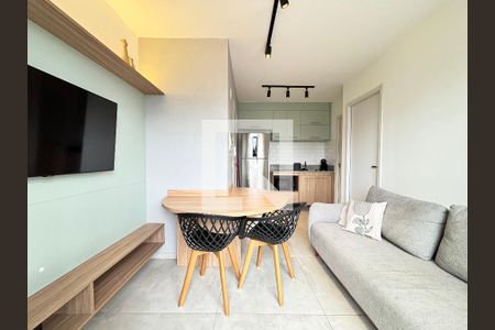 Sala/Cozinha de apartamento para alugar com 1 quarto, 27m² em Moema, São Paulo