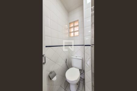 Banheiro Social de kitnet/studio para alugar com 1 quarto, 30m² em Jardim Santa Genebra Ii (barao Geraldo), Campinas