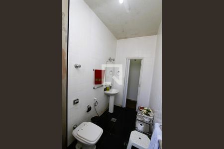 Banheiro Social de casa à venda com 4 quartos, 336m² em Carlos Prates, Belo Horizonte