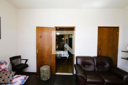 Sala de casa à venda com 4 quartos, 336m² em Carlos Prates, Belo Horizonte
