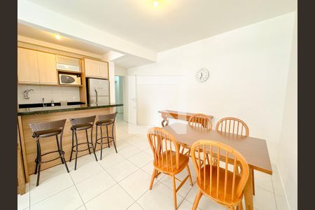 Sala de Jantar de apartamento para alugar com 2 quartos, 68m² em Forquilhinhas, São José