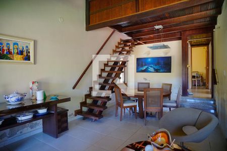 Sala de casa à venda com 3 quartos, 432m² em Maravista, Niterói