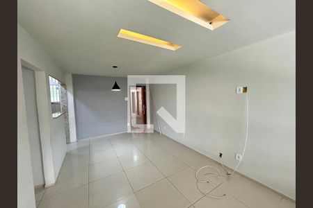 Sala de apartamento para alugar com 3 quartos, 70m² em Cascadura, Rio de Janeiro