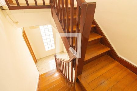 Escadas de casa à venda com 2 quartos, 150m² em Vila Mariana, São Paulo