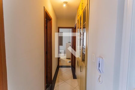 Corredor de apartamento para alugar com 2 quartos, 65m² em Santo Antônio, Belo Horizonte