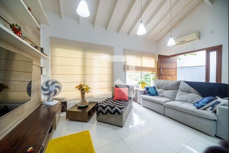 Sala de casa de condomínio para alugar com 4 quartos, 160m² em Mário Quintana, Viamão