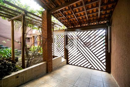 Garagem de casa à venda com 3 quartos, 143m² em Vila Centenario, São Paulo