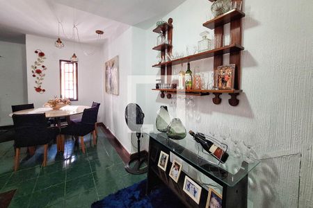 Sala de casa à venda com 3 quartos, 155m² em Santa Rosa, Niterói