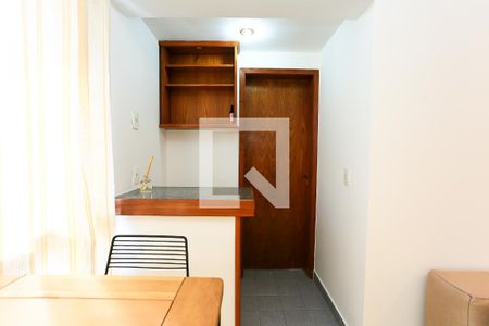 Sala de kitnet/studio para alugar com 1 quarto, 42m² em Morumbi, São Paulo