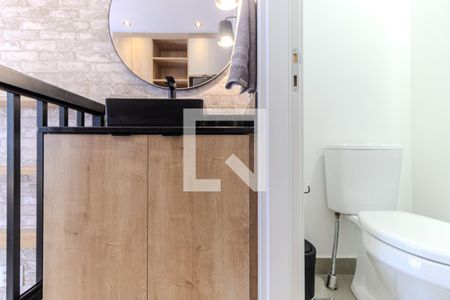 Banheiro de kitnet/studio para alugar com 1 quarto, 26m² em Higienópolis, São Paulo