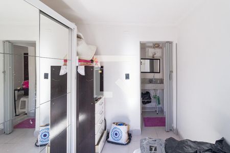 Quarto 2 de apartamento para alugar com 2 quartos, 35m² em Conjunto Habitacional Presidente Castelo Branco, Carapicuíba