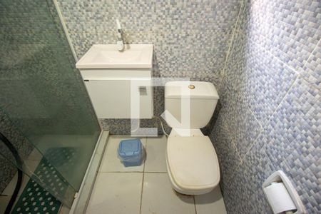 Banheiro de casa à venda com 1 quarto, 44m² em Olaria, Rio de Janeiro