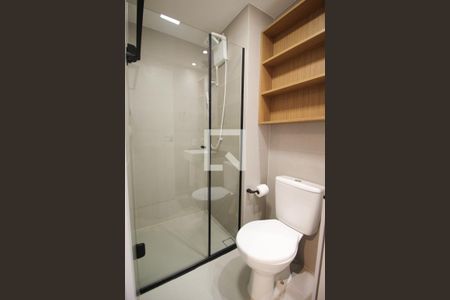 Banheiro de kitnet/studio para alugar com 1 quarto, 25m² em Vila Olímpia, São Paulo